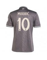 Real Madrid Luka Modric #10 Kolmaspaita 2024-25 Lyhythihainen